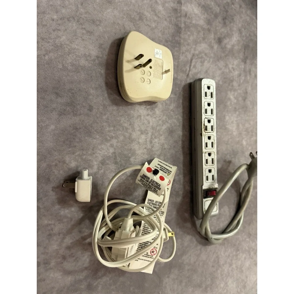 10-Outlet Power Strip w/ On/Off Switch, 3.6-5 ft Cord, Gray/White